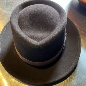 Large Brown Goorin Brothers Uncle Harry Wide Brim Fedora